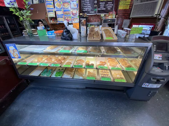 M&M Broadway Bakery café Picture 10