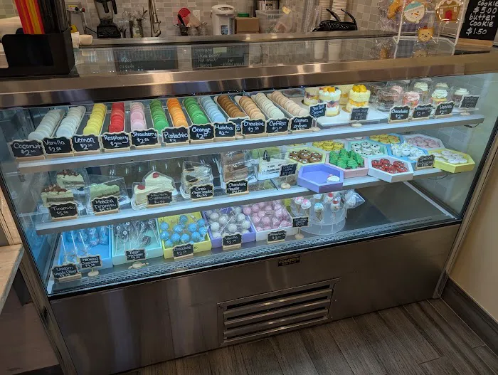 E's Cake Shop Picture 4