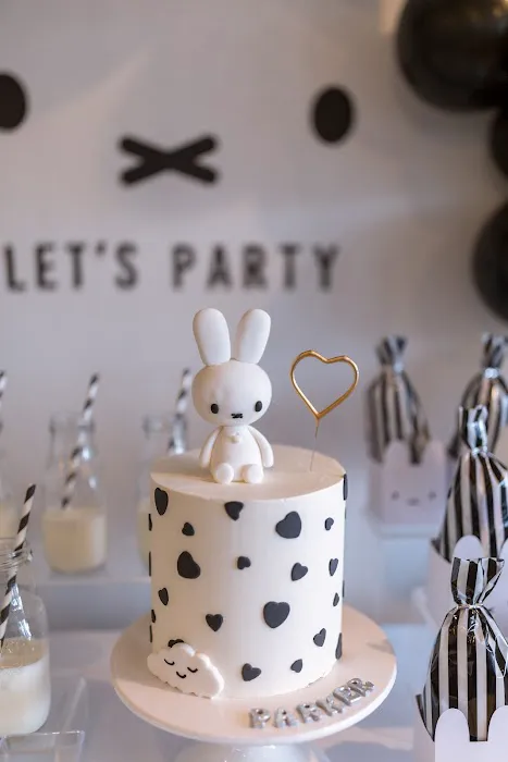 E's Cake Shop Picture 8