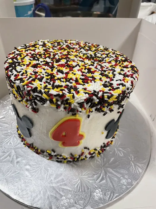 Custom cakes and cookies - Everything Cakes Picture 2