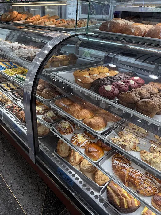 Rimini Pastry Shoppe Picture 3