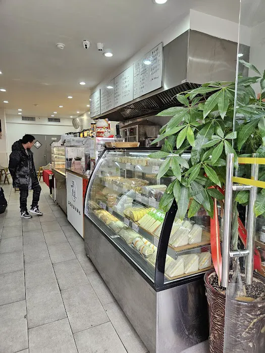 NEW EMERALD FORTUNE BAKERY Picture 5