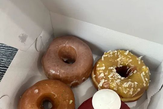 Carolineu2019s Donuts