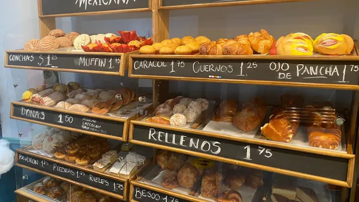 Todo Rico Bakery Picture 2