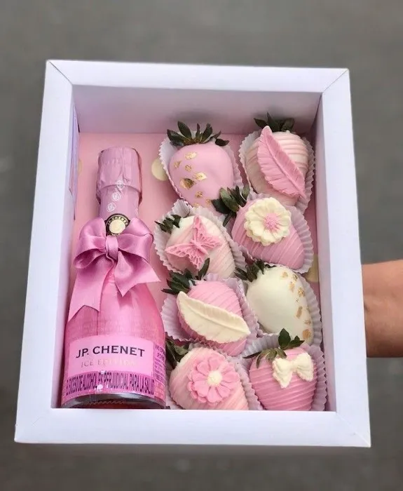 Strawberry Gifts and More Picture 4