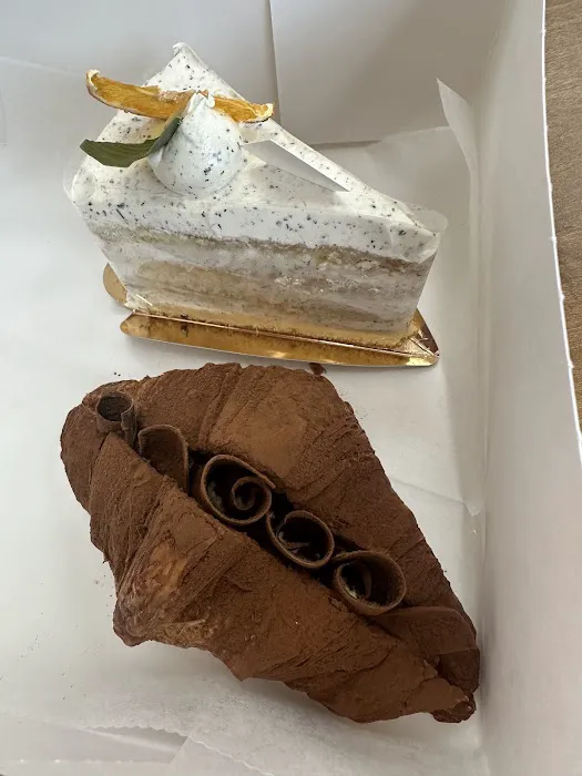 L’Ami Bakery & Cafe Picture 10