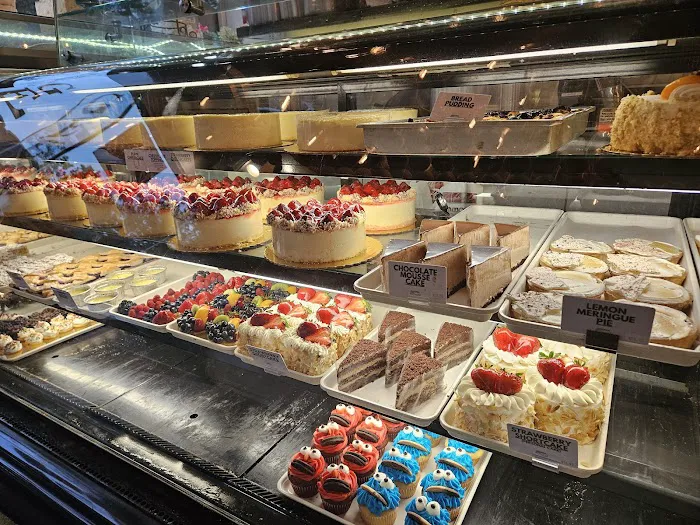 omonia cafe next door Picture 1