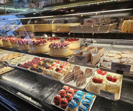 omonia cafe next door
