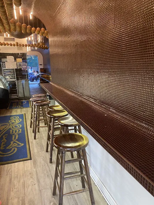 omonia cafe next door Picture 7