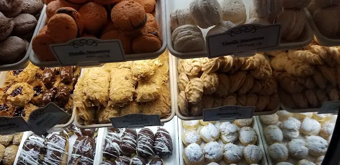 omonia cafe next door Picture 5