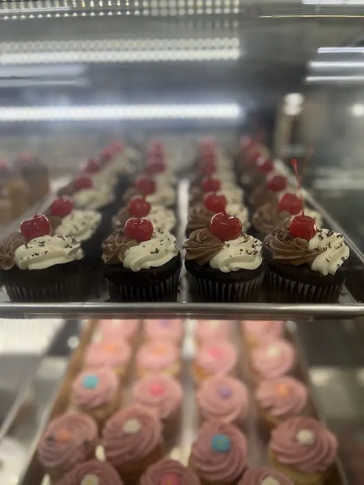 Sherlyn's Bakery Picture 8