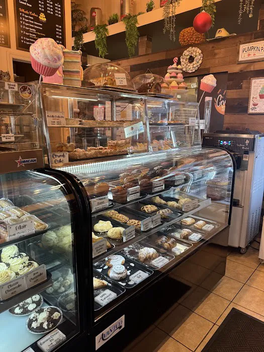 Crumbly Cafe & Bakery Picture 1