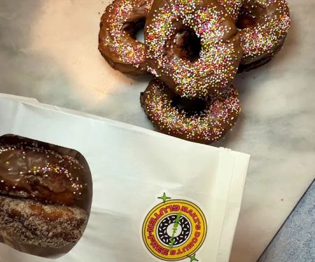 Maki's Donuts