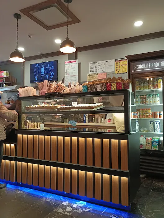 Pavlova Bakery Cafe Picture 7