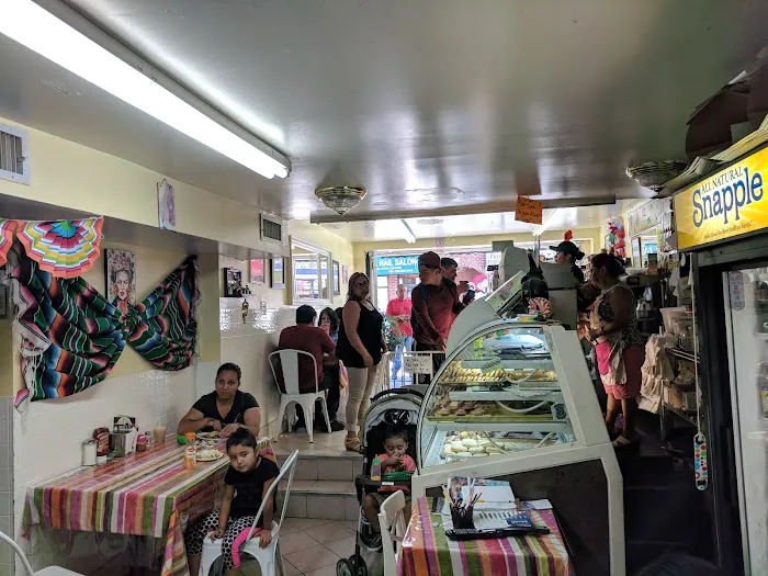 Beky's Bakery Picture 7