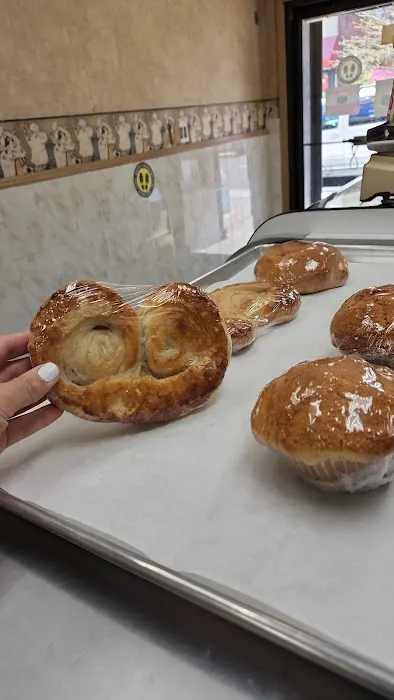 Buzzanca's Bakery & Cafe Picture 4