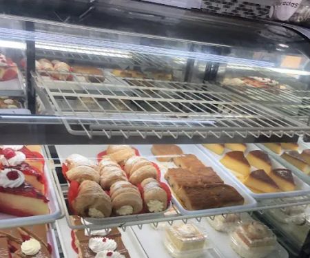 La Nueva 90 Bakery