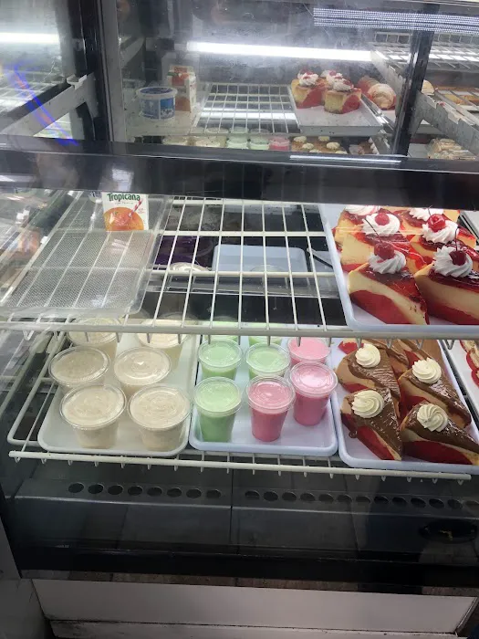 La Nueva 90 Bakery Picture 2