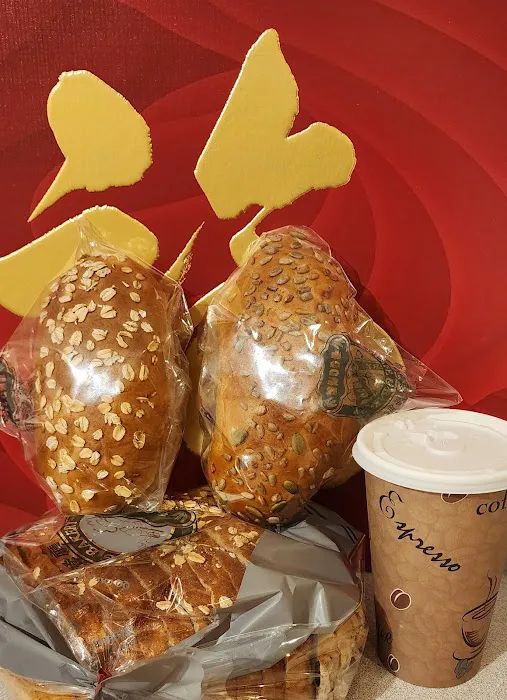 QQ Café & Bakery Picture 6