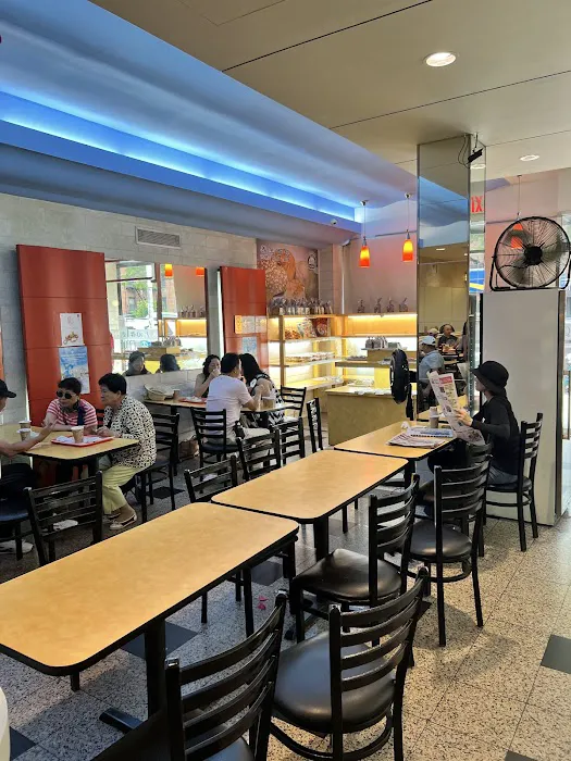 QQ Café & Bakery Picture 4