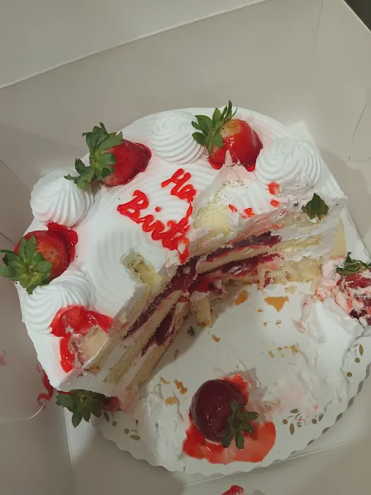 Elegante Pastry Shop Picture 4