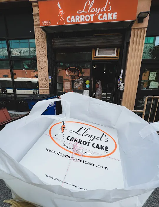 Lloyds Carrot Cake Cafe LLC Picture 1