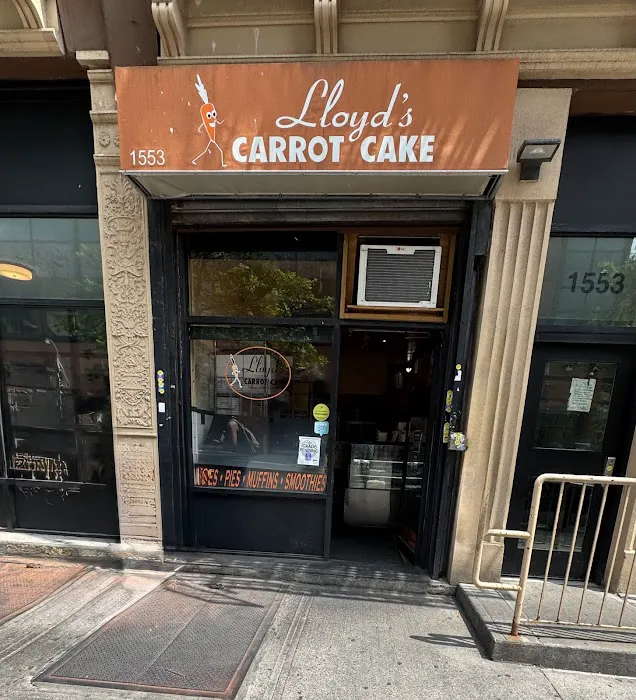 Lloyds Carrot Cake Cafe LLC Picture 2