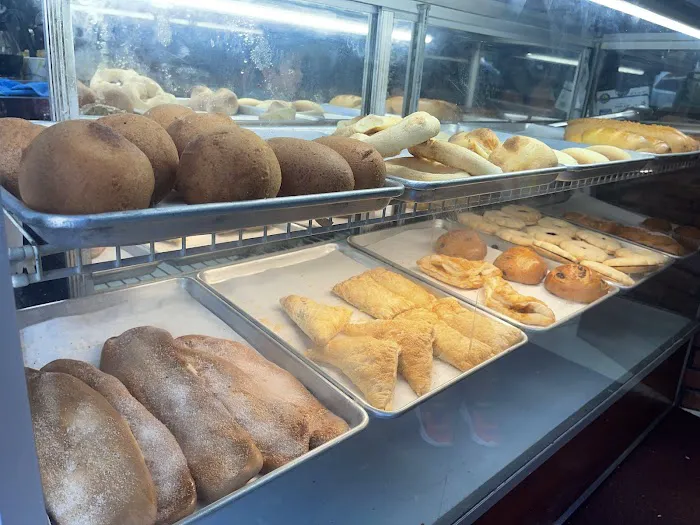La Montaña Bakery Y Empanadas Picture 4