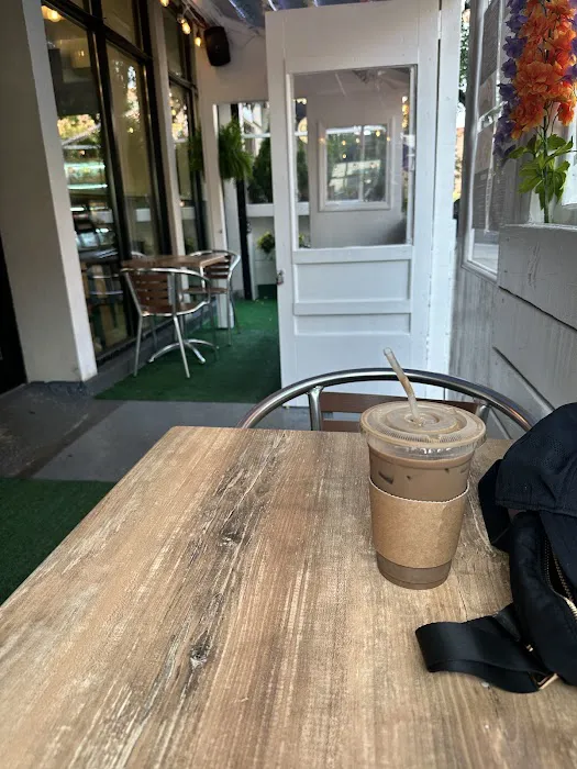 Good Eats BakeShop Picture 7