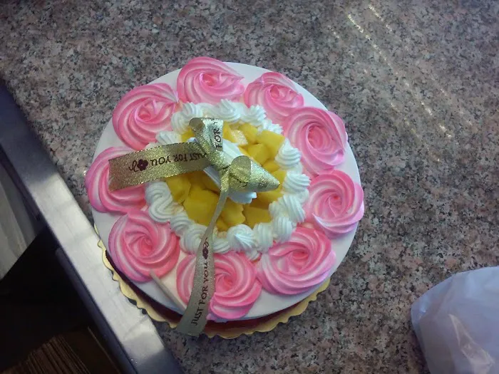 Sweets Bakery Cafe Picture 8