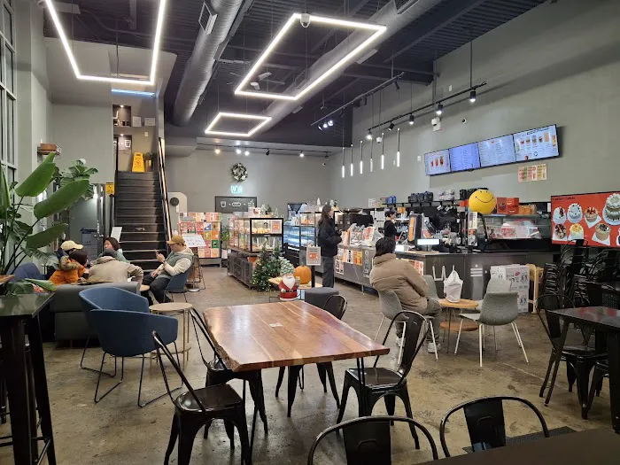 Cafe W & Bakery / Dessert Picture 7