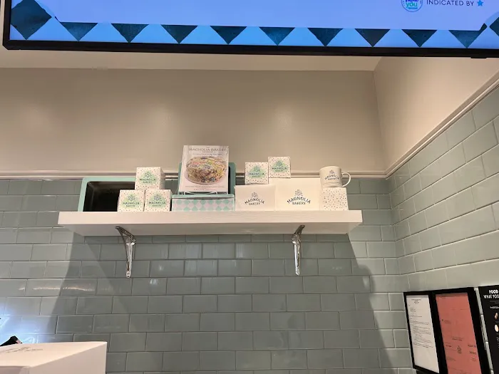 Magnolia Bakery – LaGuardia Airport: LGA Picture 6