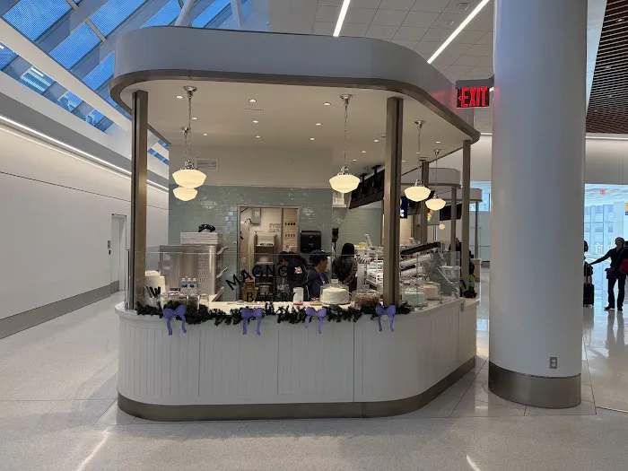 Magnolia Bakery – LaGuardia Airport: LGA Picture 4