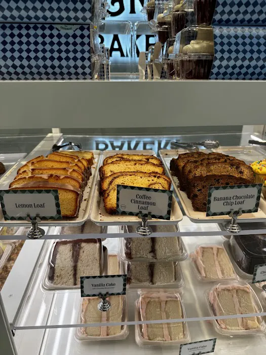 Magnolia Bakery – LaGuardia Airport: LGA Picture 5