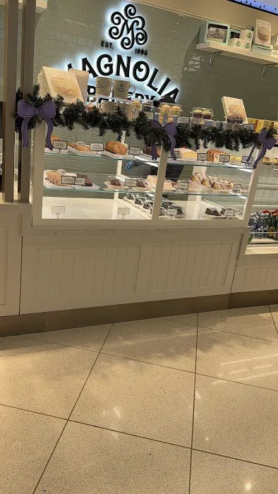 Magnolia Bakery – LaGuardia Airport: LGA Picture 9