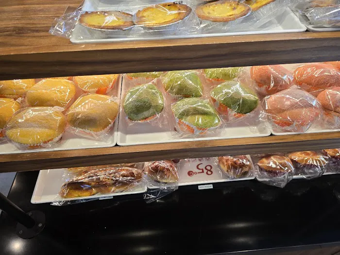 85°C Bakery Cafe - Flushing Picture 5