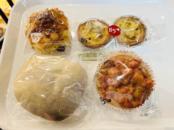 85°C Bakery Cafe - Flushing Picture 8