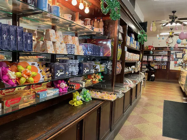 La Guli Pastry Shop Picture 2
