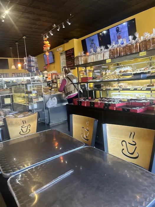 Red Lotus Bakery Picture 4