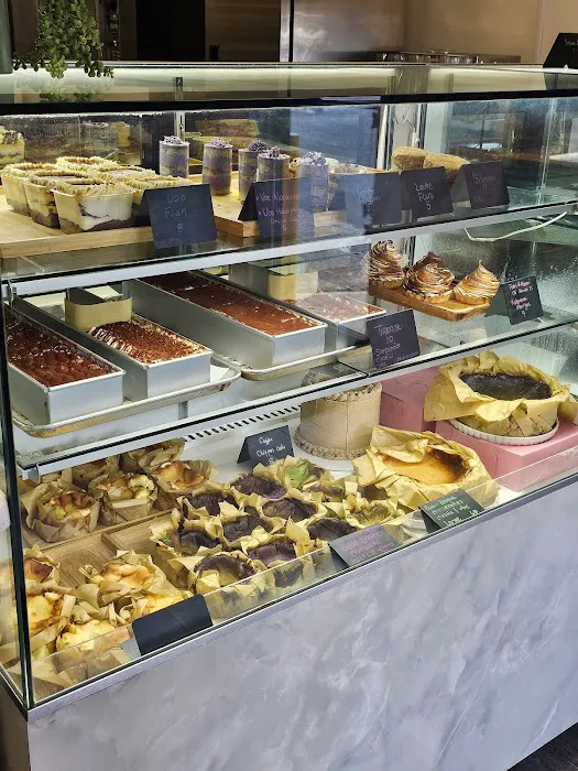 Fern & Aurora Dessert Shop Picture 4