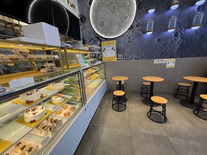 Chateraise & Donuts Picture 6