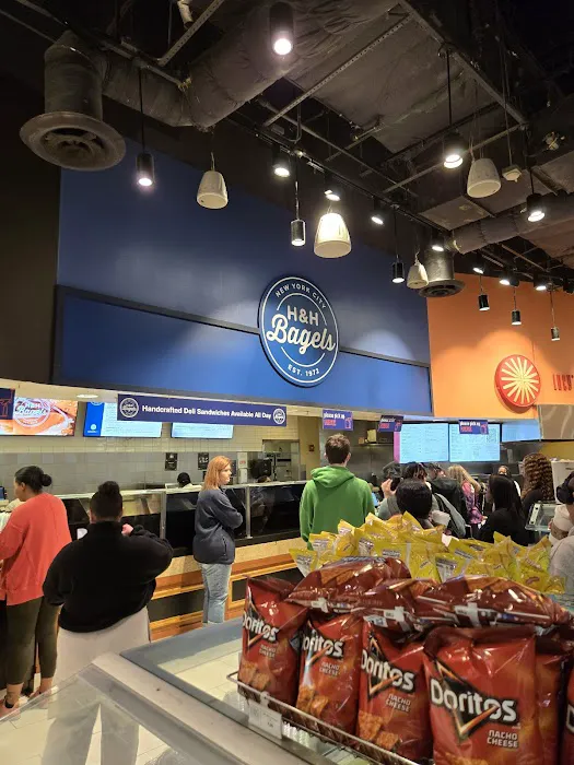 H&H Bagels Picture 10