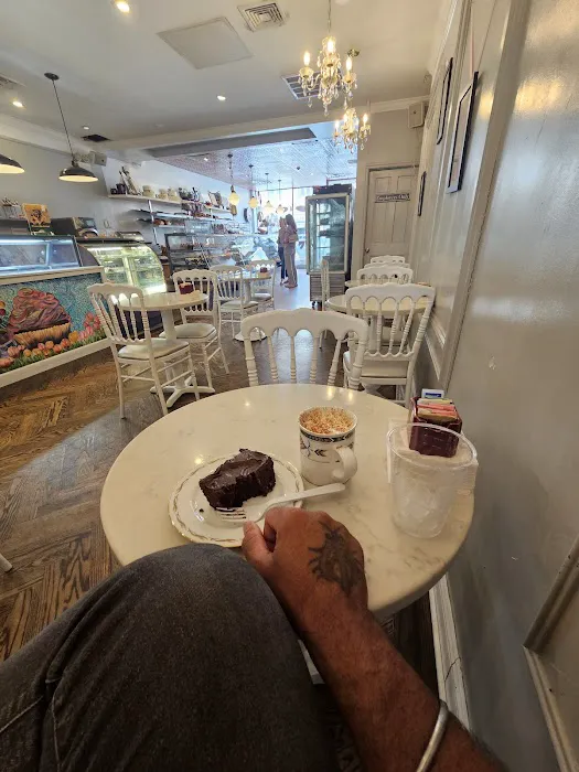 Tulip Bake Shop Picture 5