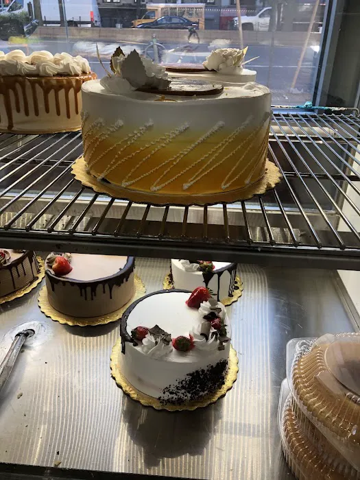 5 Estrellas Bakery & Cafe Picture 5