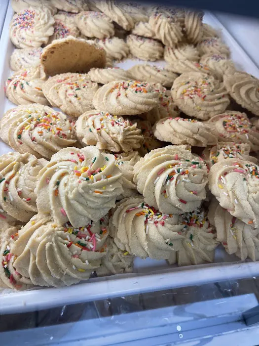 5 Estrellas Bakery & Cafe Picture 8