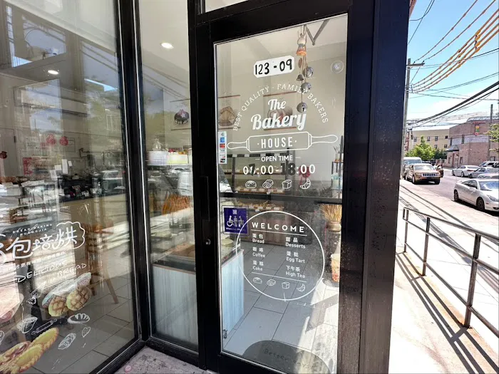 Apollo Bakery III Picture 4
