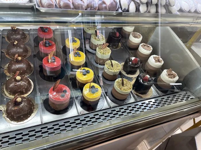 Leonetti Pastry Shop Picture 8