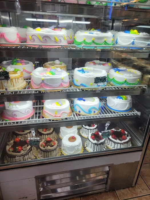 5 Estrellas Bakery Corporation Picture 2