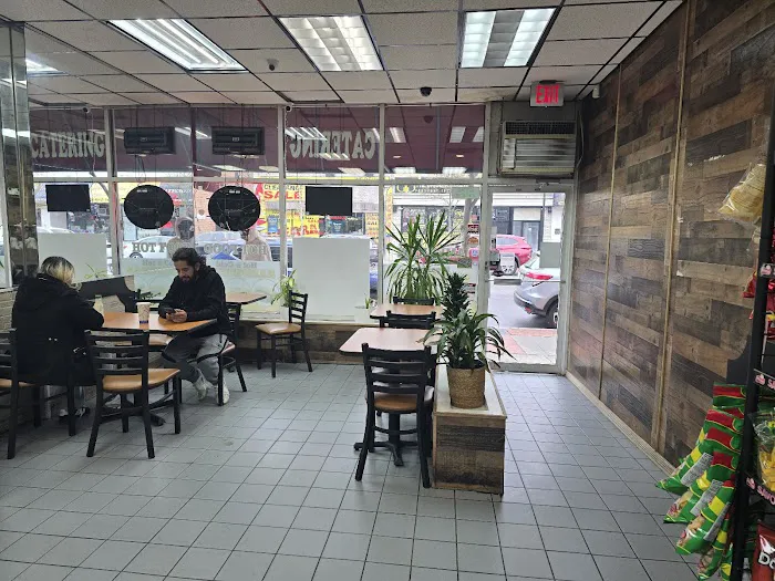 35 Main St Bagel and Deli Picture 4