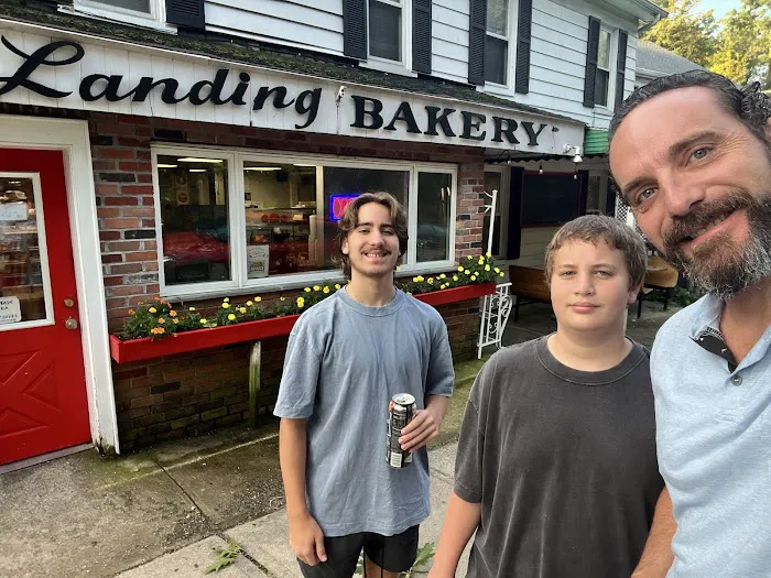Landing Bakery Picture 3